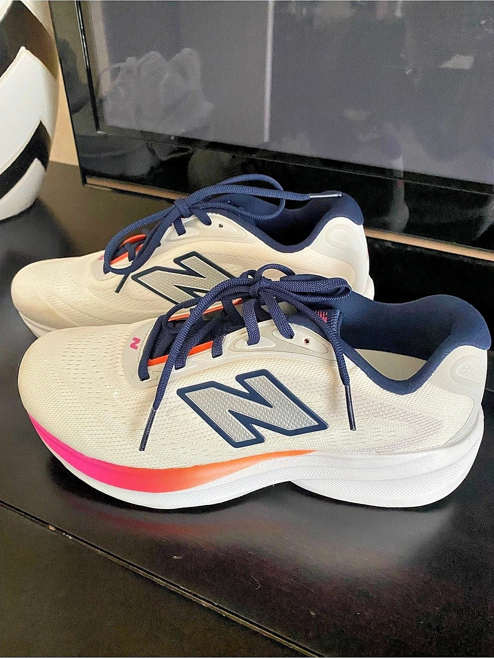 New Balance Fresh Foam X 1080v13 Athletic Shoes White & Pink US 8.5 D
